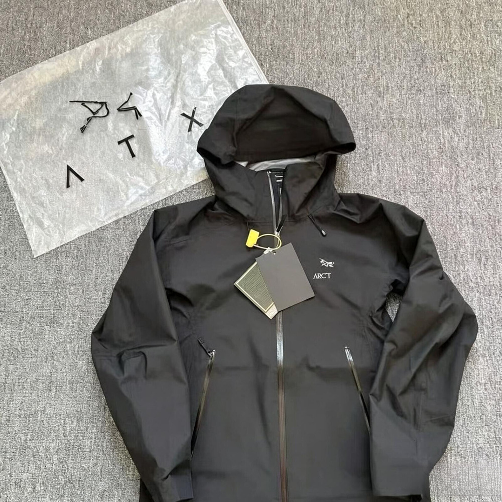 Arcteryxismlyity Jackets Mens Designer Lightweight Hood Windbreaker Hard Shell Waterproof Outdoor Sports Versatile Travel Hiking Climb Arcs Arct Jac