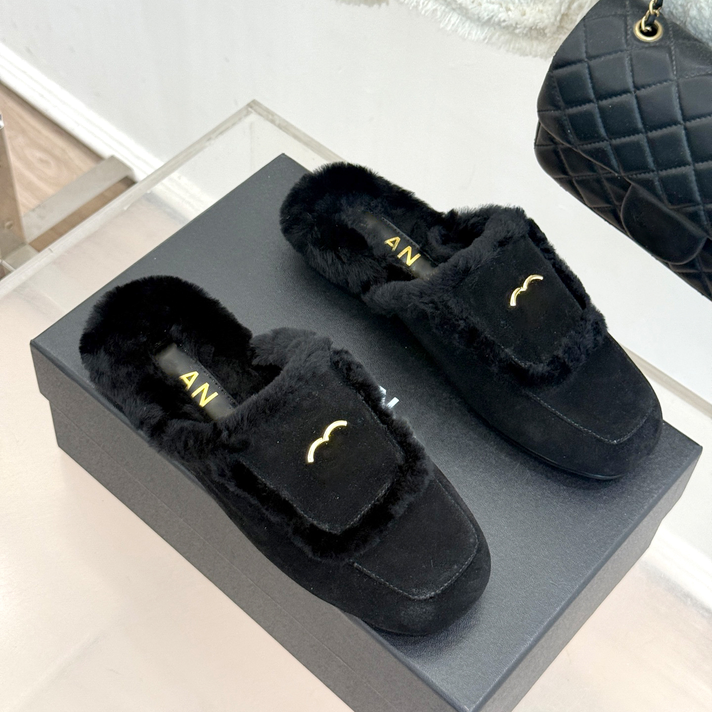High quality Mules Flat slide Women Suede loafers indoor Home shoe Winter Warm Dress Teddy Furry luxury casual shoes Square Toe wool Slipper Designe