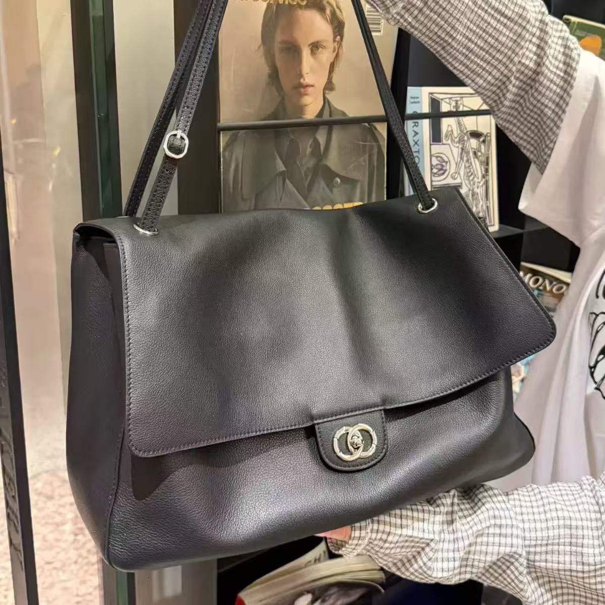 Designer Bags 2026 Trends cc handbags cc 26bag New genuine leather flap quilted vintage shoulder bag niche design Luxury chain tote bag Fashion simp