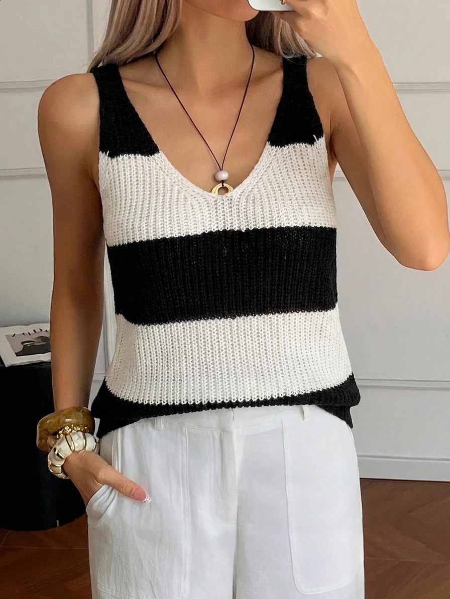 Women's Black White Color Block Knit Cami Top V Neck Sleeveless Casual Loose Summer Tank Top 260918
