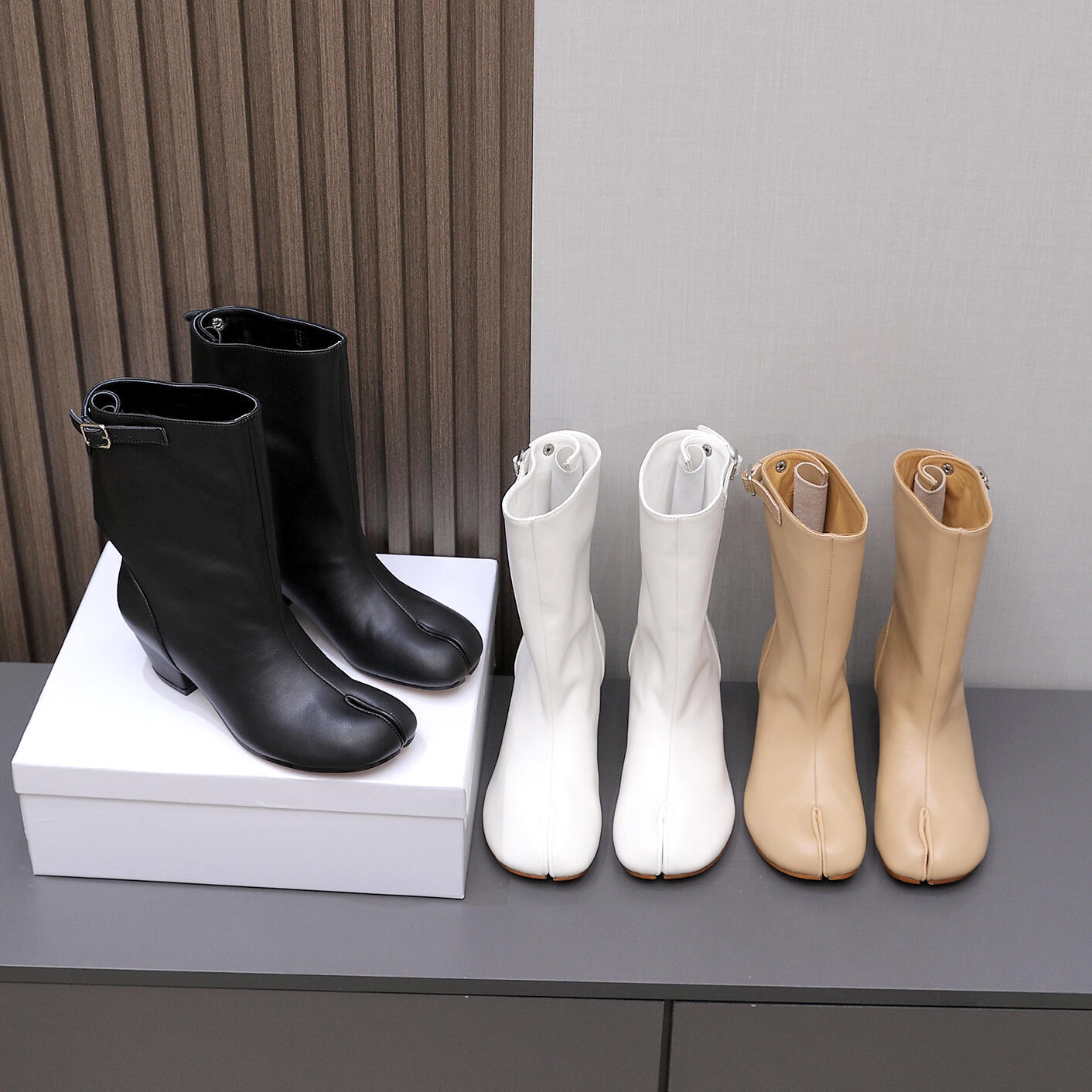 luxury Designer dress shoe Ruched Block Heel Suede Outdoor boots Rain Winter Split Toe Womens Mid Calf Boots Bow Top quality Fashion tabi Wedge Genu