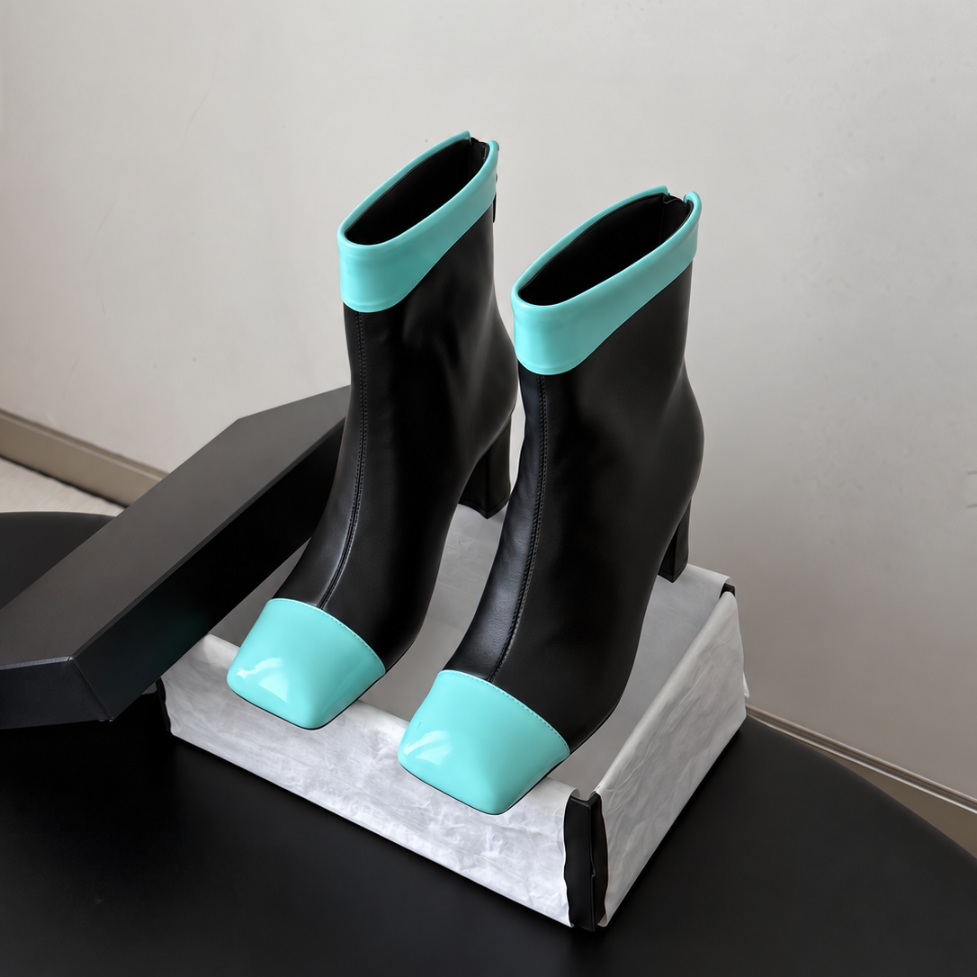 Stivaletti alla caviglia con punta quadrata da donna firmati Collezione 26B Stivaletti con tacco alto in pelle verniciata bicolore con cerniera late