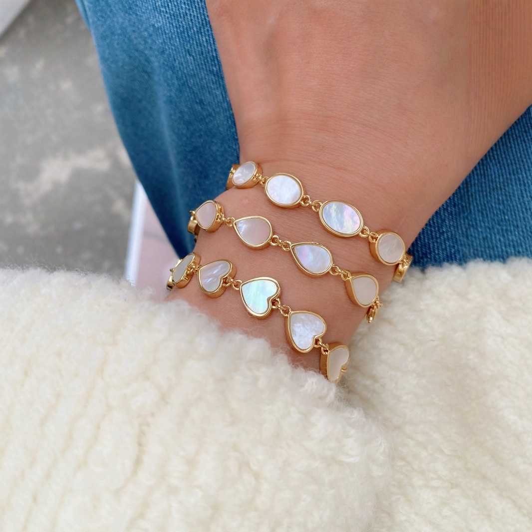 Luxurious Designer Geometric White Pearl Bracelet For Women - Light Luxury, Niche Design, High-end, Simple And Versatile Accessory.