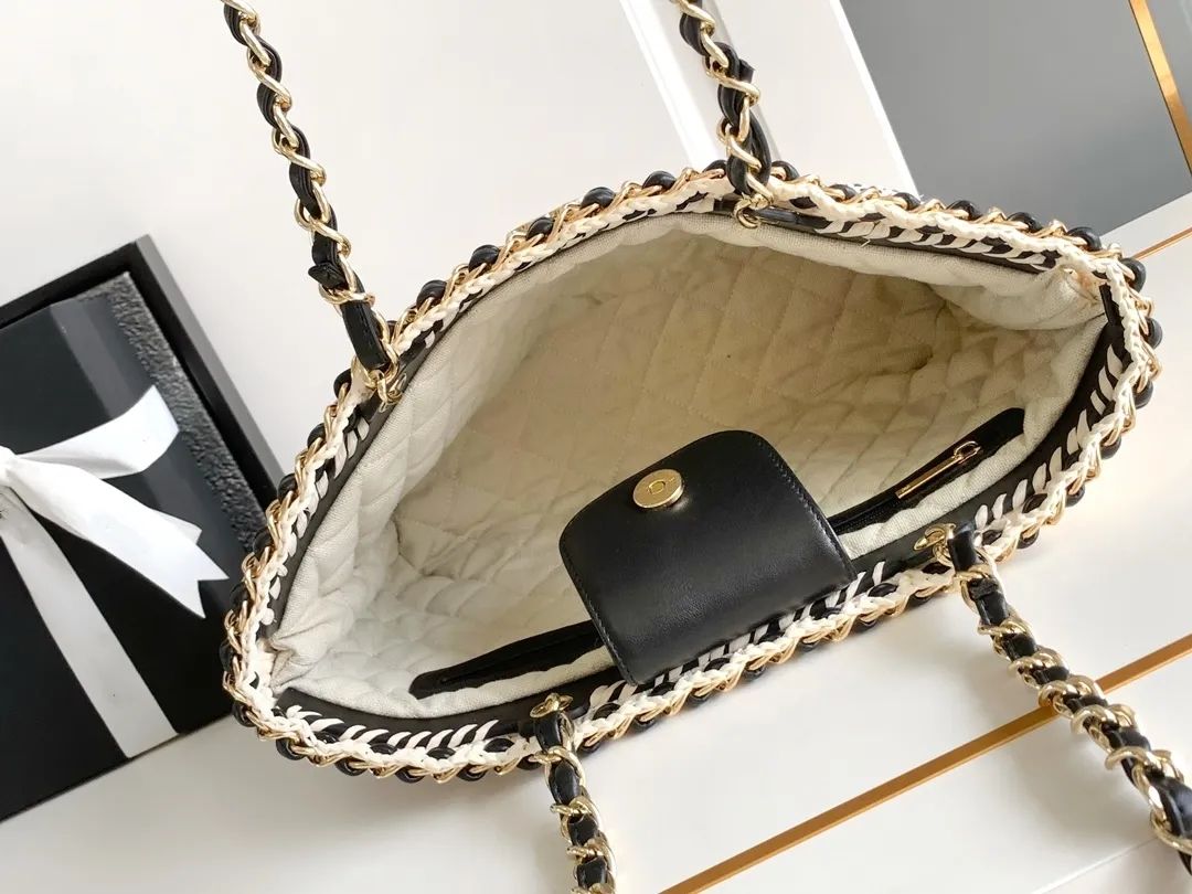 Women's Straw Shoulder Bag with Knitting Pattern, Zipper Closure, Japan and Korean Style, Medium 30-50cm, White