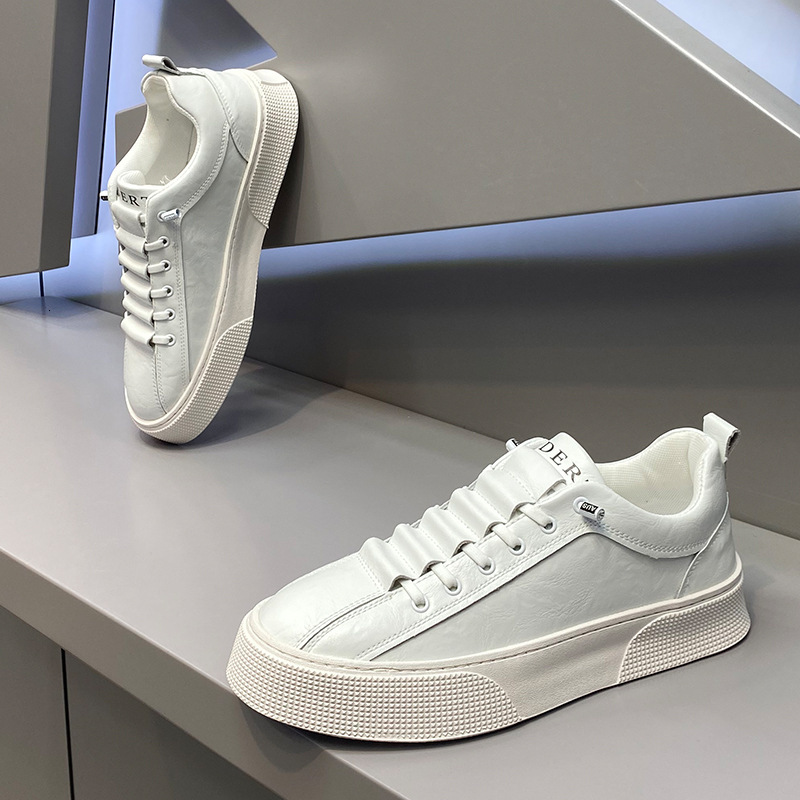 Designer shoes men's 2025 autumn Casual shoes new fashion versatile thick-soled low-top sneakers retro slip-on casual shoes