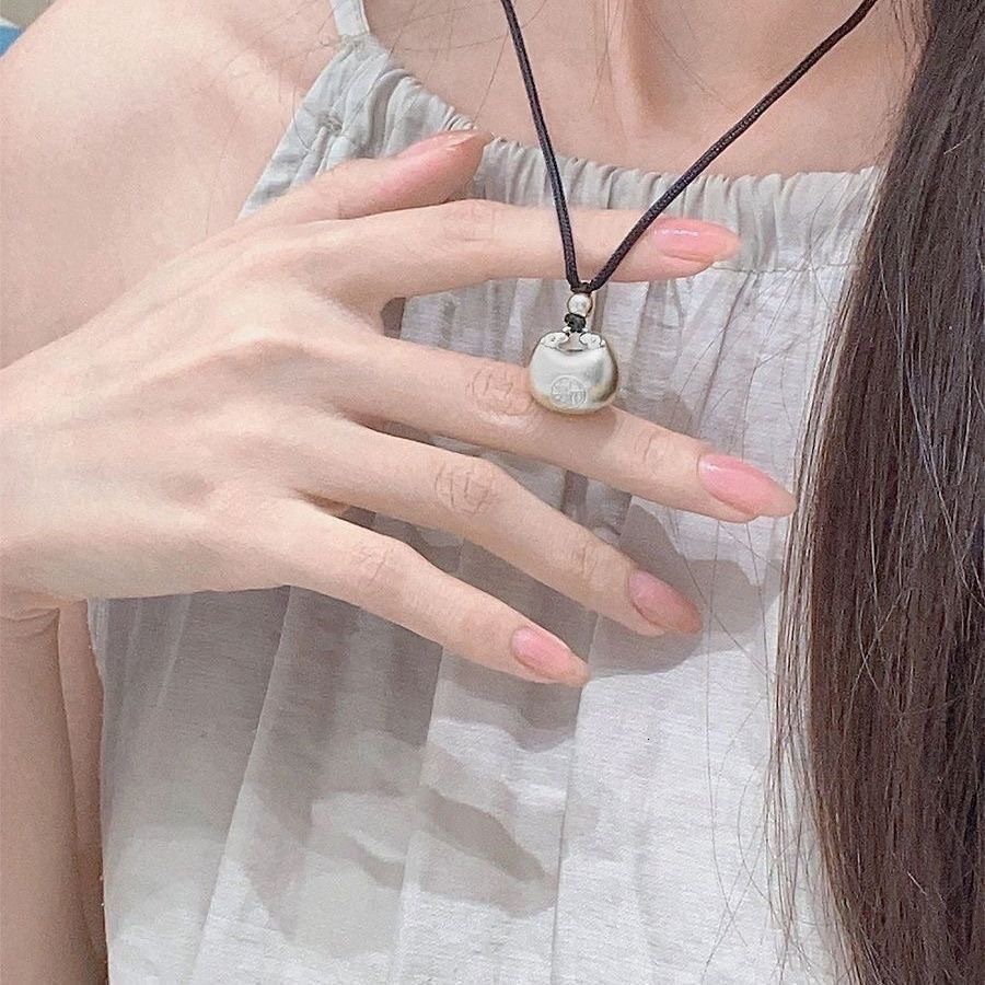 Little Fat Fu Peace Lock Necklace for Women New Chinese Style Ancient Design Sense Niche Versatile Couple Pendant Simple Choker Trend