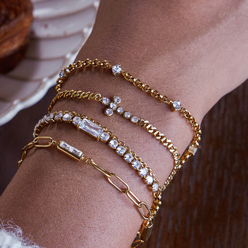 Uworld Minimalist Classic 18K Gold Color Plated Inlay White Zircon Bracelets Waterproof Stainless Steel Women Jewelry 260918