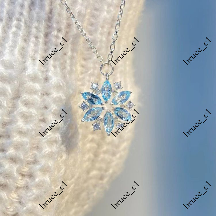 New Style Sparkling Sky Blue Glass Snowflake Necklace for Women, Light Luxury Niche Design Full Diamond Necklace, Christmas Birthday Gift