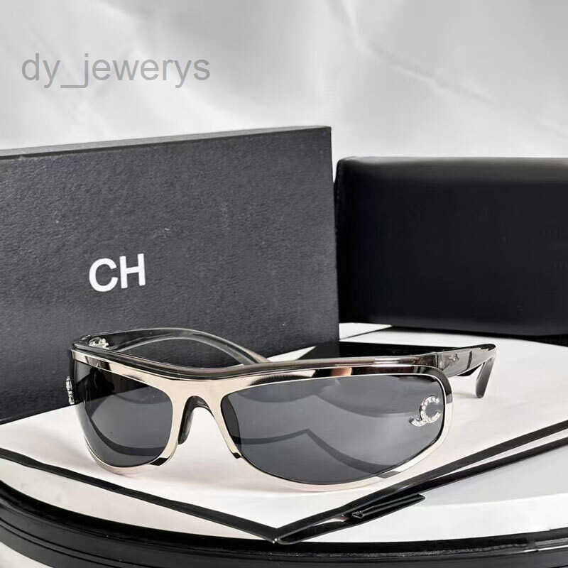Luxury designer sunglasses for women fashion mirror full diamond sunglasses UV protection outdoor ski beach sunglasses travel essential exquisite bo