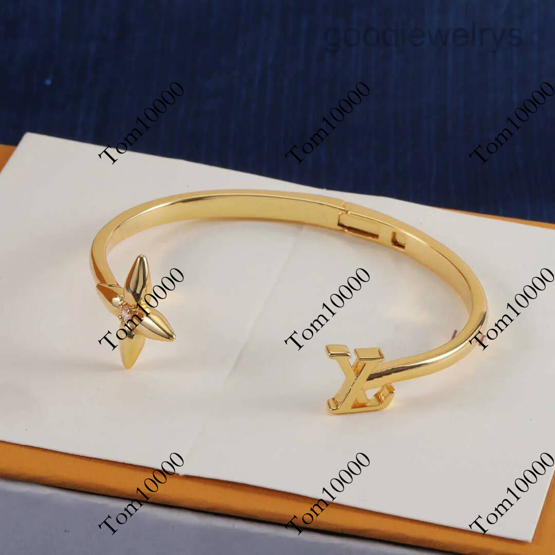 Bracelet For Classic Women Copper Bangle Designer Cuff Jewelry Woman Party Gift D207