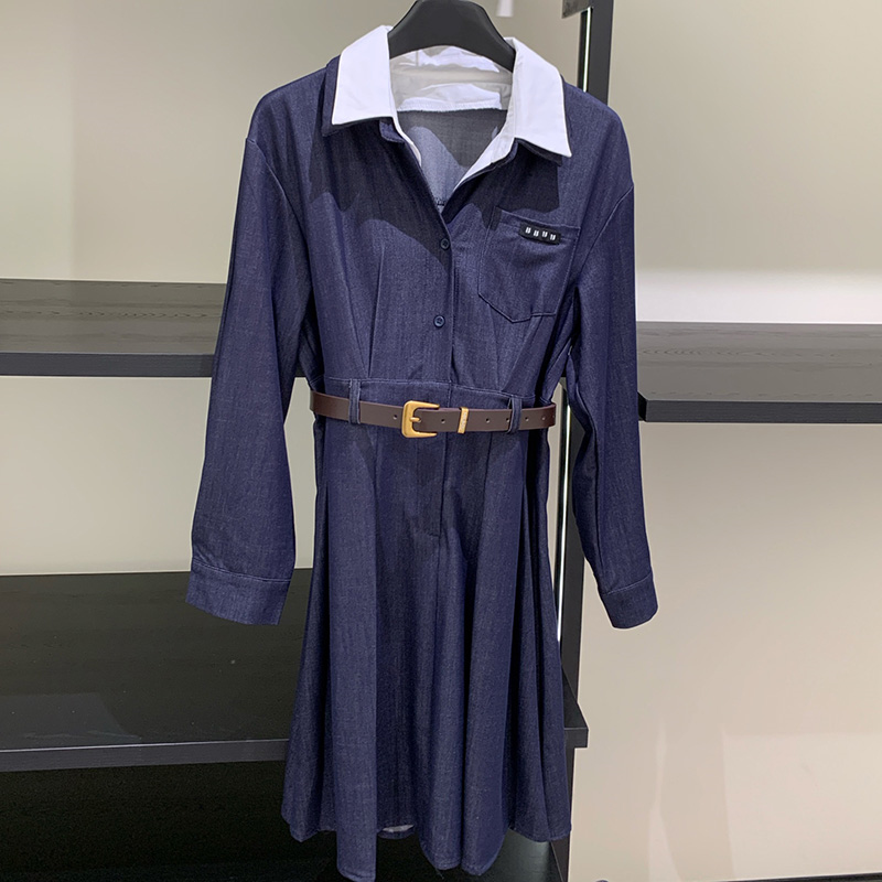Camicia di jeans da donna Abito midi Colletto bianco a contrasto Manica lunga Abiti abbottonati con cintura Elegante abito in jeans per appuntamenti