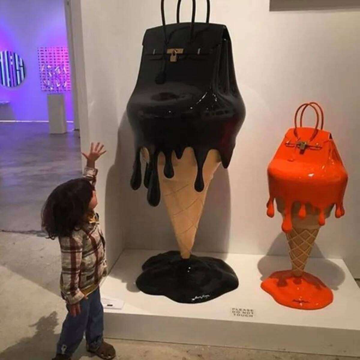 New WO 2026 Luxury Designer Decorative Objects Figurines Nordic Baby Birkream Statue Art Angels Ice Cream Bag Sculpture Decoration Accessories GK Ho