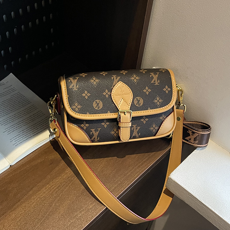 Luxury Brand Designer High-end Style Saddle Bag For Women New Model Fashionable Print Elegant Style Women's Shoulder Bag Versatile Single Shoul