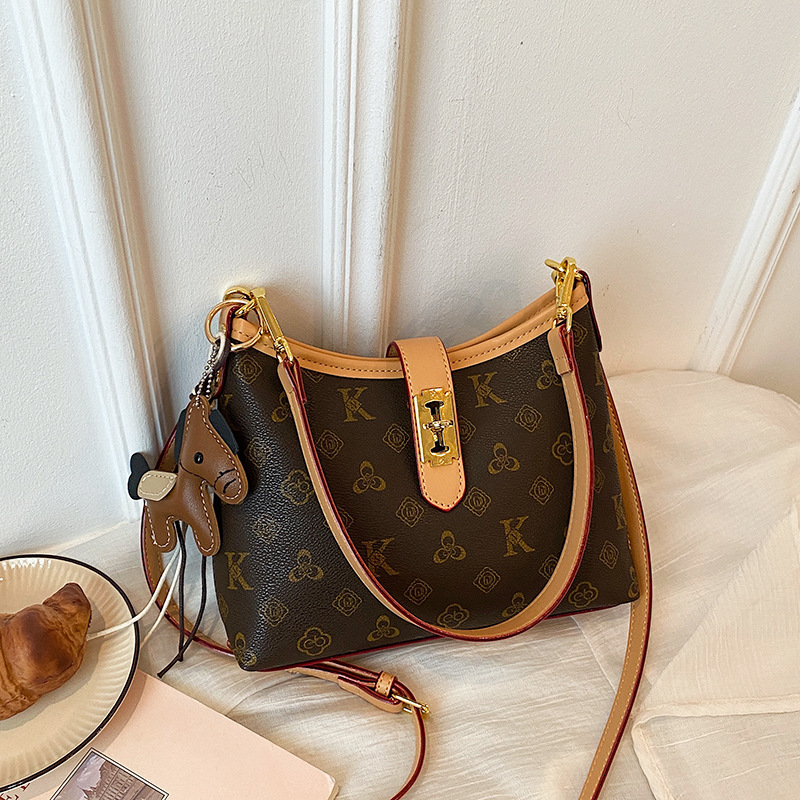 Luxury Brand Designer High-end Appearance Level Small Handbag For Women In 2026 New Style, Light Luxury, Retro, Versatile, Elegant, Underarm Bag, Cr