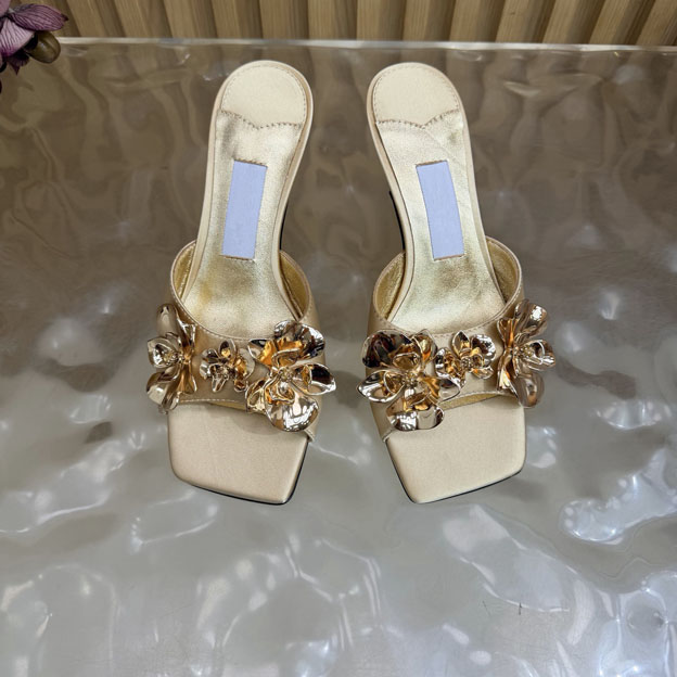 Women's summer new metal letter decoration plus size flat shoes, non slip beach shoes with metal decoration