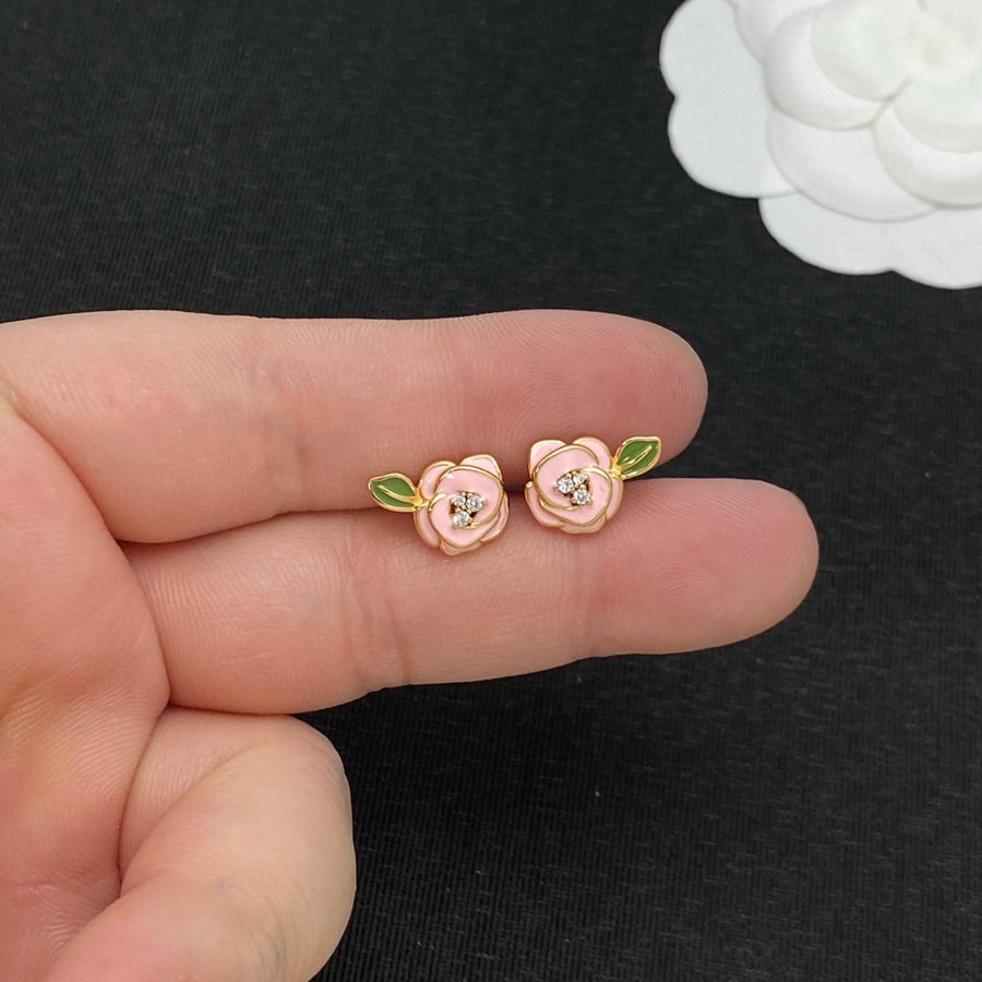 Luxery Brand New Gold Tone Pink Enamel Rose Flower Stud Earrings For Women Sparkling Crystal Floral Leaf Ear Jewelry For Daily Dating Party