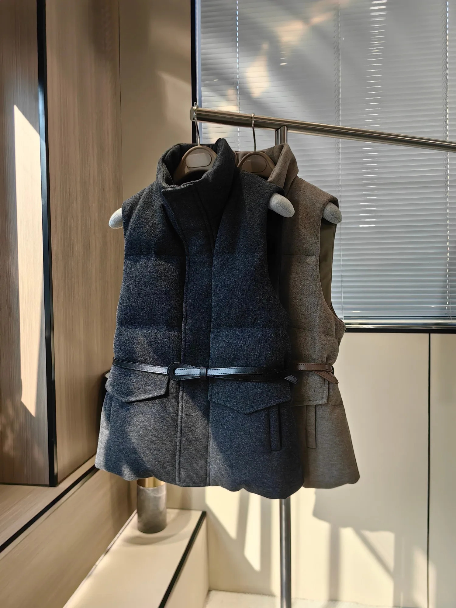 25 Autumn and Winter Women's High Quality Wool Patchwork Leather Goose Down Vests 260918