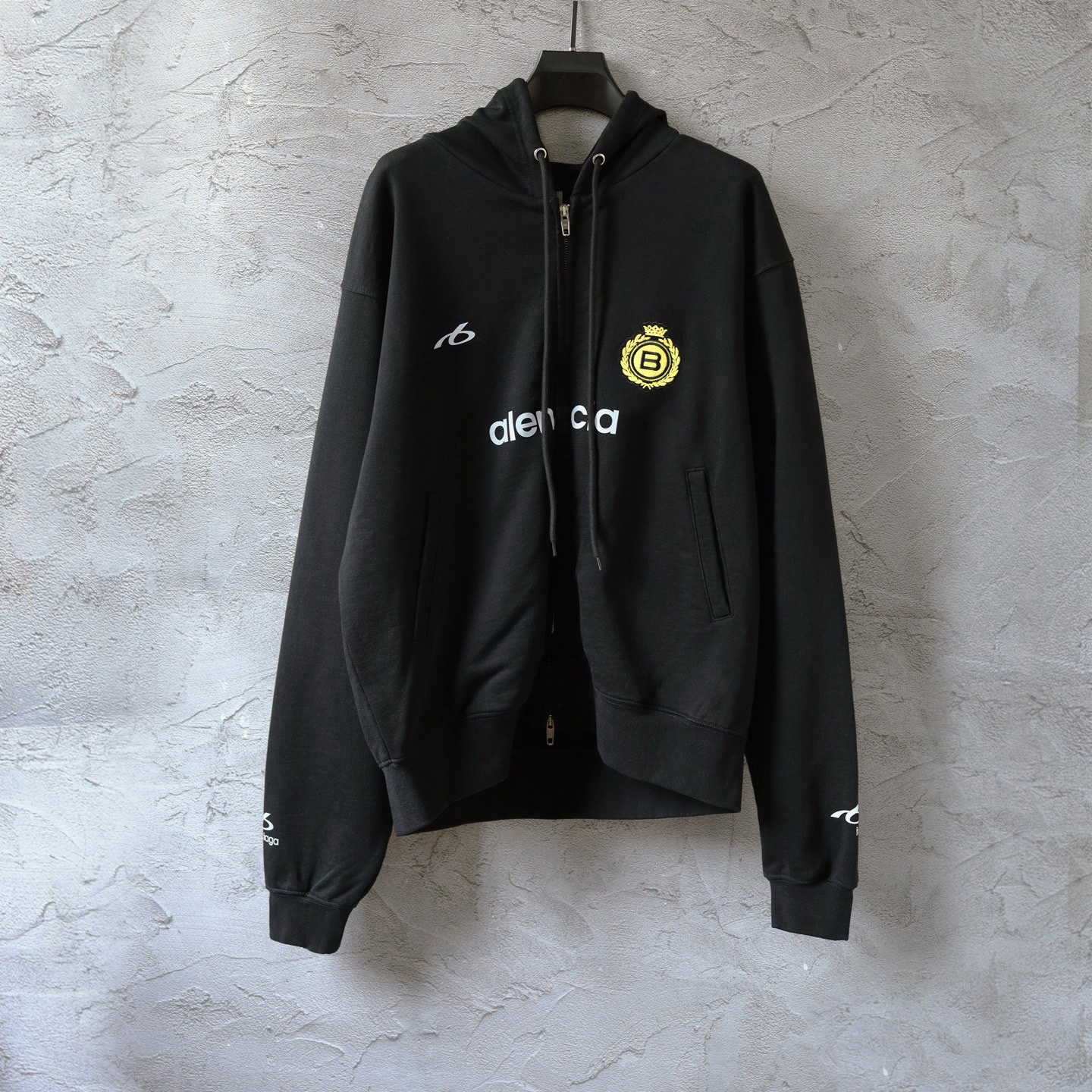Sweats à capuche grande taille pour hommes Pull tricoté avec lettre jacquard en automne / hiver machine à tricoter acquard e Détail personnalisé