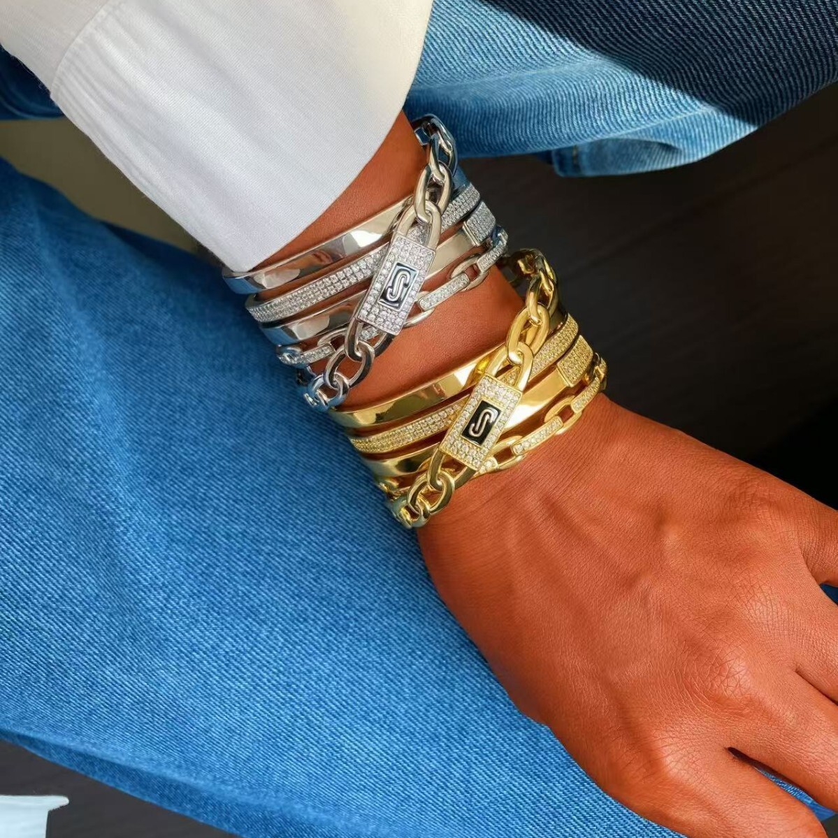 Luxurious Designer Heavy-duty Multi-layer Chain S Logo Bracelet And Ring Set. European/american Style, Light Luxury, With Sparkling Diamonds. Wide V