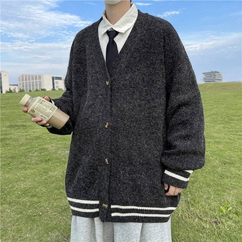 2024 Autumn Winter Lazy Fashion Highend Cardigan Temperament Vneck Trendy Casual Versatile Loose Men's Long Sleeved Sweater 260918