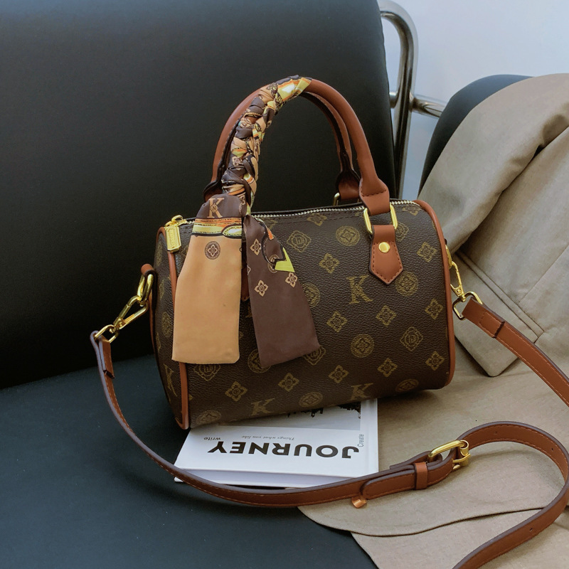 Luxury Brand Designer Handbag For Women, 2025 New Style, Fashionable Boston Bag, Pillow Bag, Versatile Crossbody Bag, Printed Crossbody Handbag