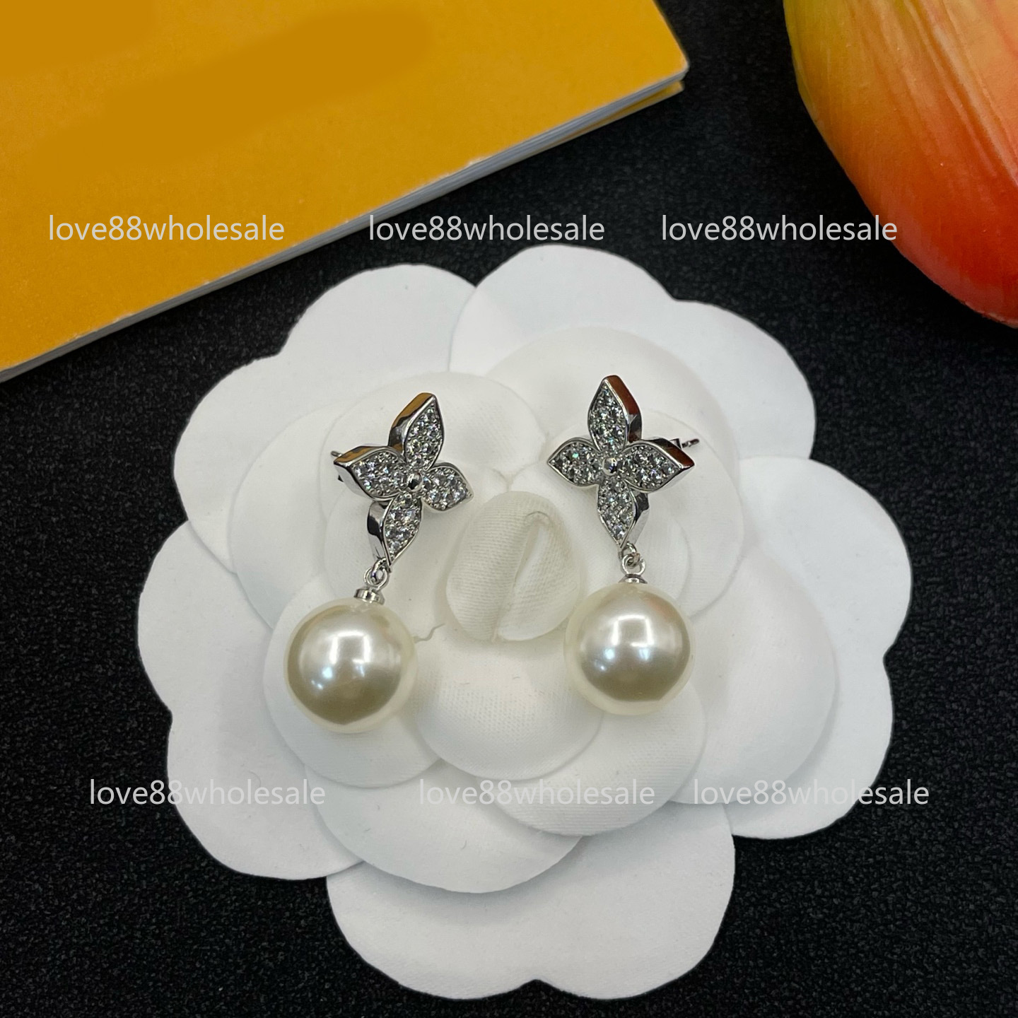 Designer Earrings Ear Stud Luxury Crystal Clover Pearl Charm Dangle Earrings Gold Silver Plated Stainless Steel Ear Stud Earrings For Women Party De