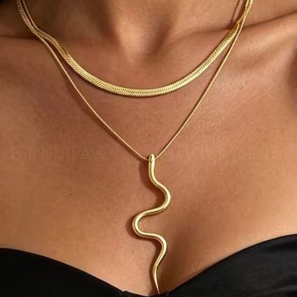 European American New Style Double-Layer Metal Retro-Style Unique Simple Necklace For Women With Snake-Shaped Pendant And Snake Bone Chain