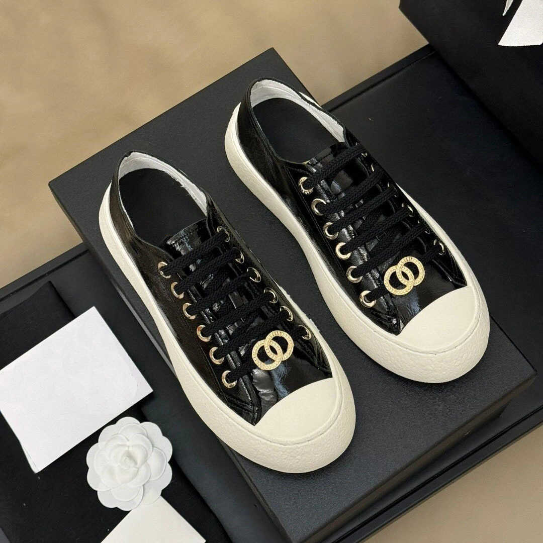 Casual Shoes Style Metal Buckle Chunky Sneakers for Women Spring New Genuine Leather Round Toe Lace-up Thick Sole Casual Versatile Sneakers