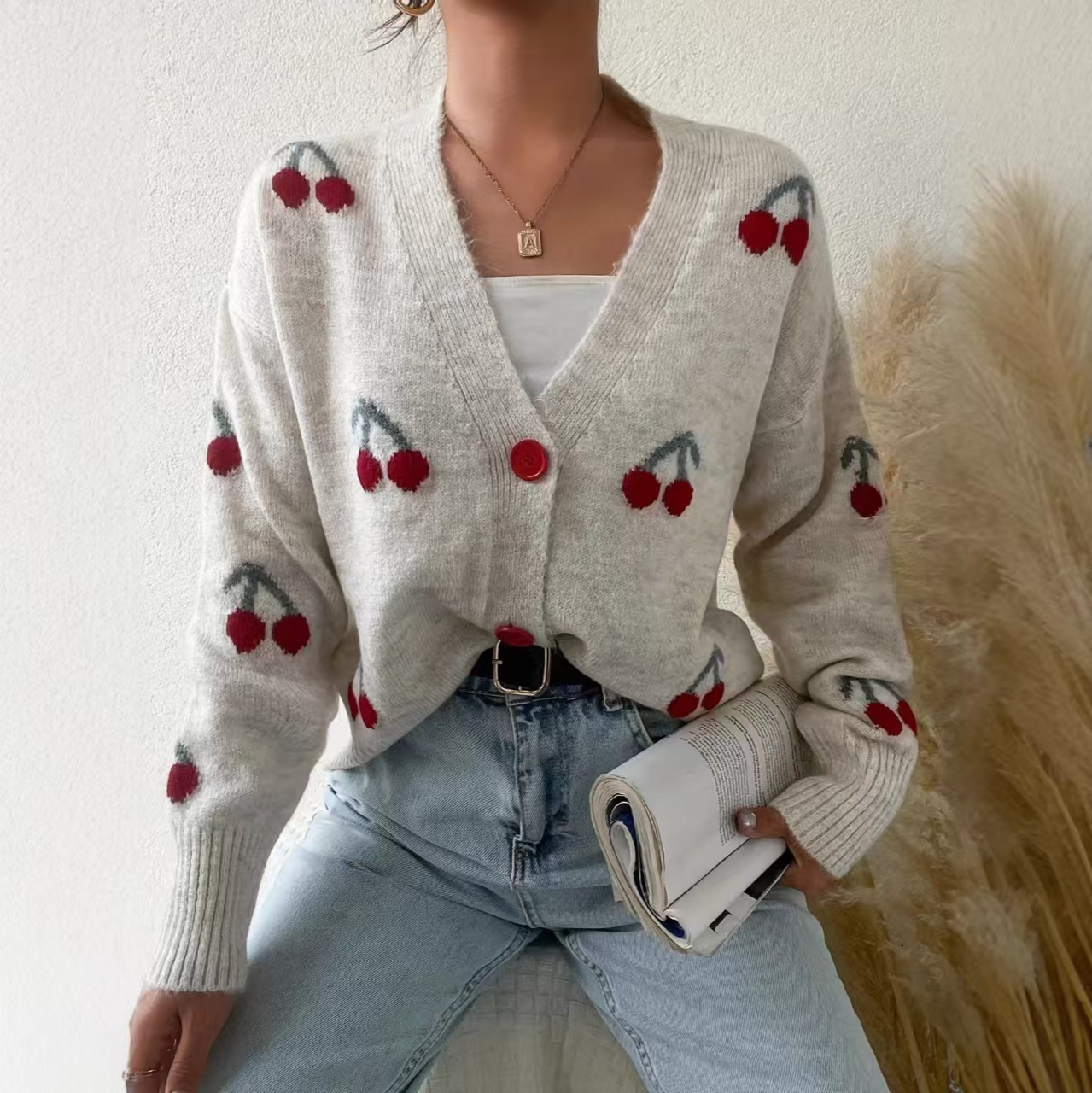 High-End Fashion Daily Luxury Clothing European American Style, Popular Sweet Knitted Cardigan, Cherry V-Neck, Comfortable And Casual, Sweet-Style S