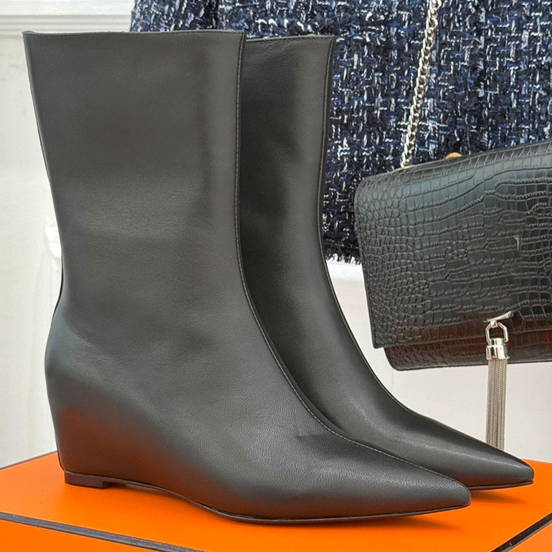 Slope Heel Ankle Boots Women Designer Minimalist Black Pointed Toe Boots Sheepskin Upper Exudes Slimming Temperament Autumn Winter Fashion Boots Top