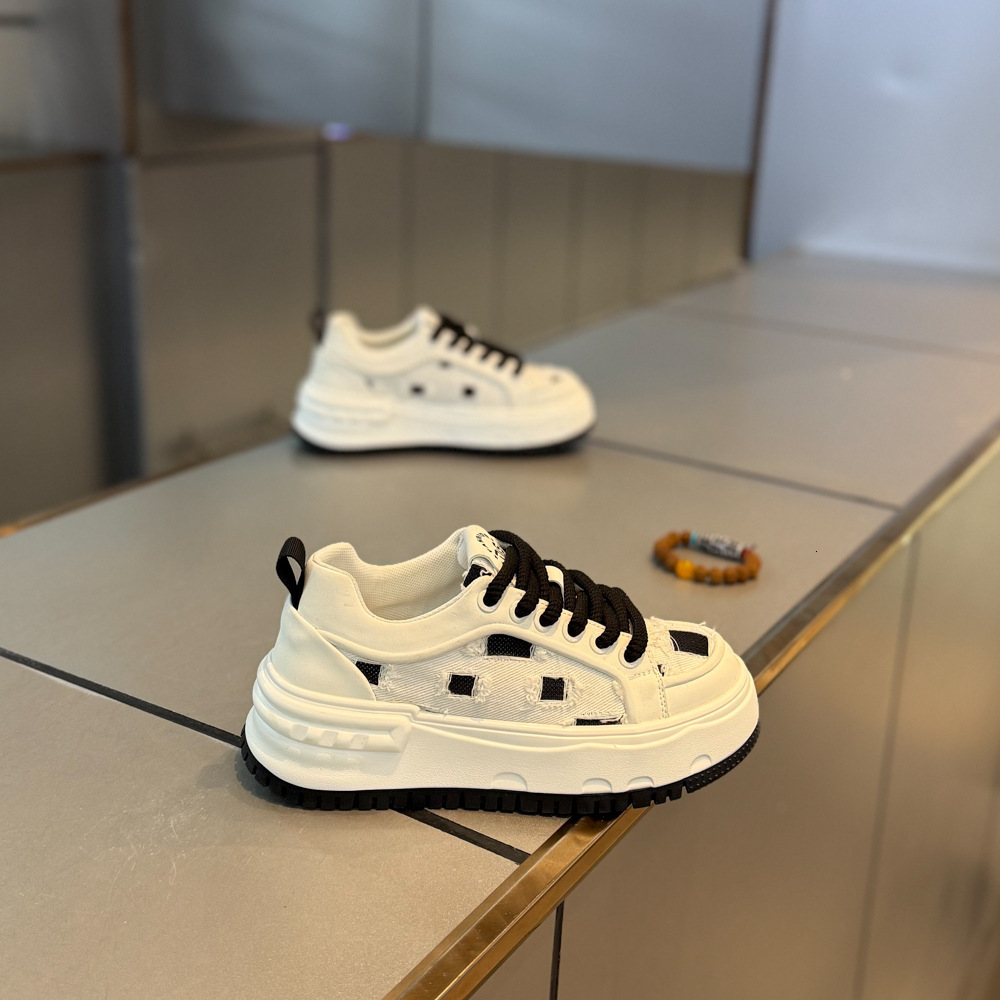 Men's shoes with high-end feel, lace-up low-top fashionable, casual, versatile Designer shoes trendy men's dad shoes, Casual shoes new spr