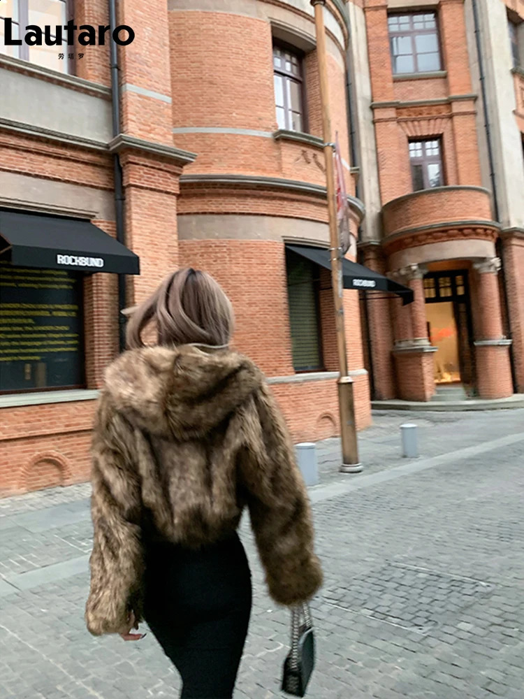 Lautaro Autumn Winter Chic y Short Soft Thick Warm Hairy Shaggy Faux Fur Coat Women with Hood Zipper Fluffy Jacket 260920