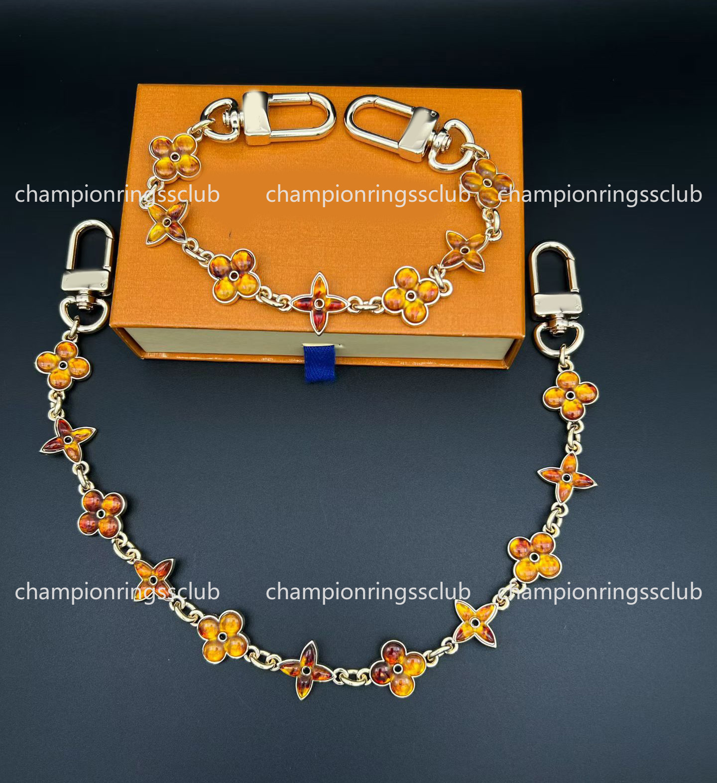 Designer Keychains Lanyards Luxury Clover Flower Bag Charm Gold Silver Plated Purse Car Keyring For Women Men Designer Jewelry Bag Accessory Couple