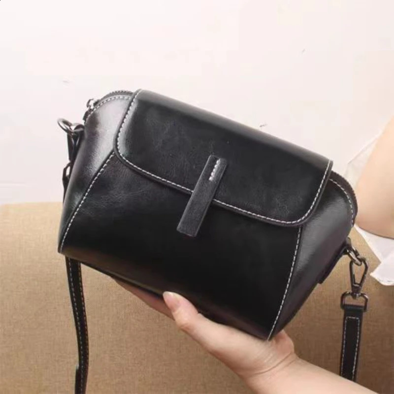 Women's Small Phone Bag Fashionable Oil Wax Cowhide Leather Handbag Versatile and Simple Shoulder Bag High Quality Crossbody Bag 260920
