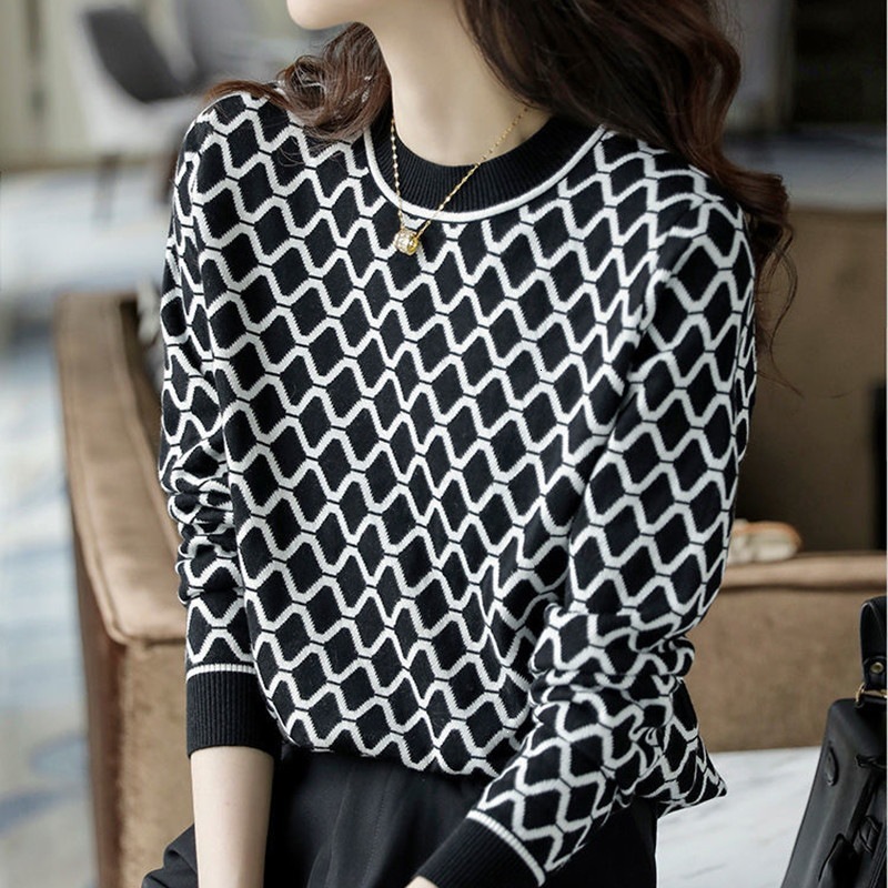 High-End Fashion Daily Luxury Clothing Loose And Relaxed Style, Fashionable Wavy Knit Sweater For Women, 2025 Autumn Collection, Round Neck, Long-Sl