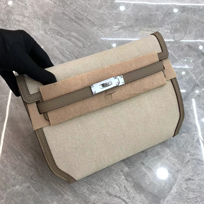 41VQQLuxury Brand Fashion Women's Fashionable Printed Handbag Versatile And Elegant Single-Shoulder Crossbody For Middle Tote Bag Designer Bags