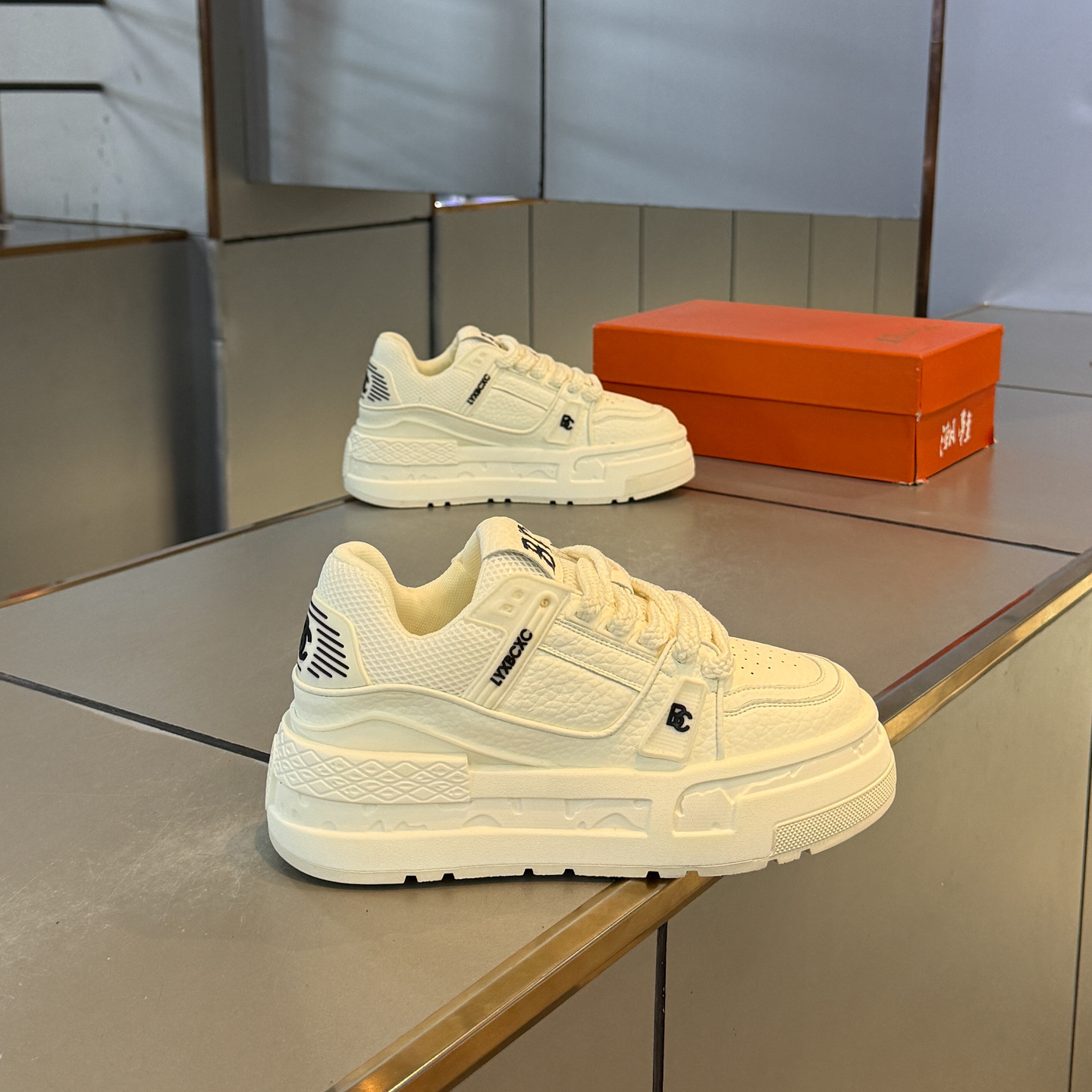 Versatile everyday Casual shoes lace-up Designer shoes low-top men's shoes, casual style with high-end feel, popular online, new autumn 2026 mo