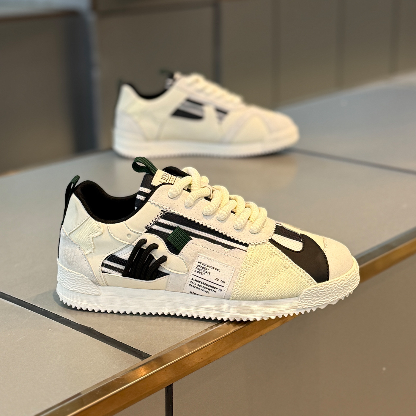 Trendy casual for men, Designer shoes 2025 summer model, fabric patchwork, breathable and Casual shoes lightweight, low-top soft-soled versatile men