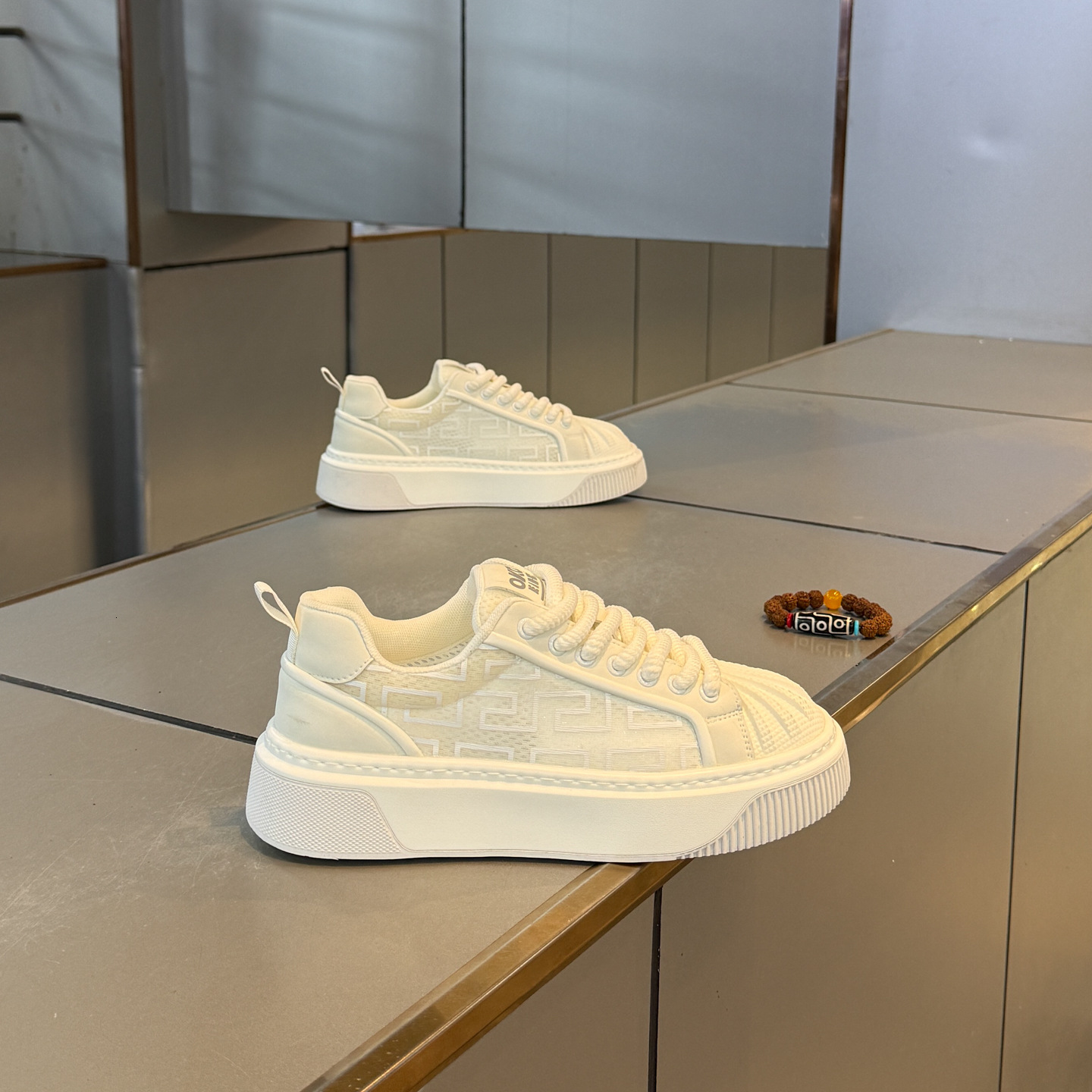 Designer shoes High-end trendy men's shoes, the Casual shoes same style popular online influencers, 2026 spring new fashion lace-up casual shoe