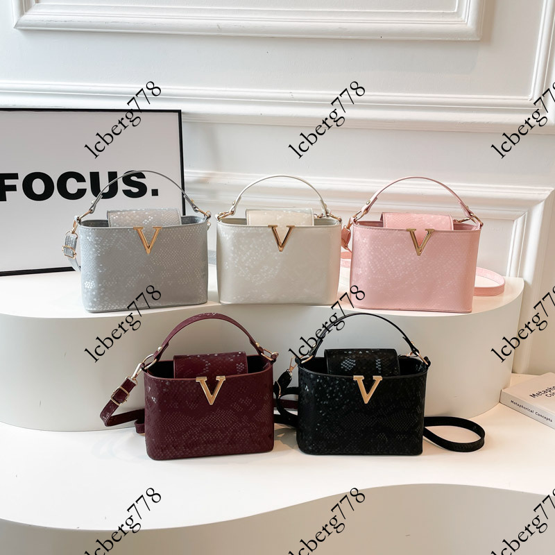designer Autumn New Niche Design Women s Small Square Fashionable Unique Stylish Vintage Simple Shoulder and Crossbody Bag