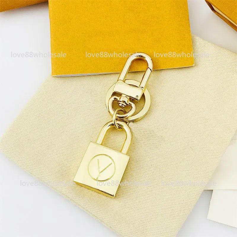 Man Women Luxury Designer Keychain Gold Letter Key Buckle Car Key Rings Keychain Handmade Stainless Steel Keychain Bag Pendant Key Rings Designer Je