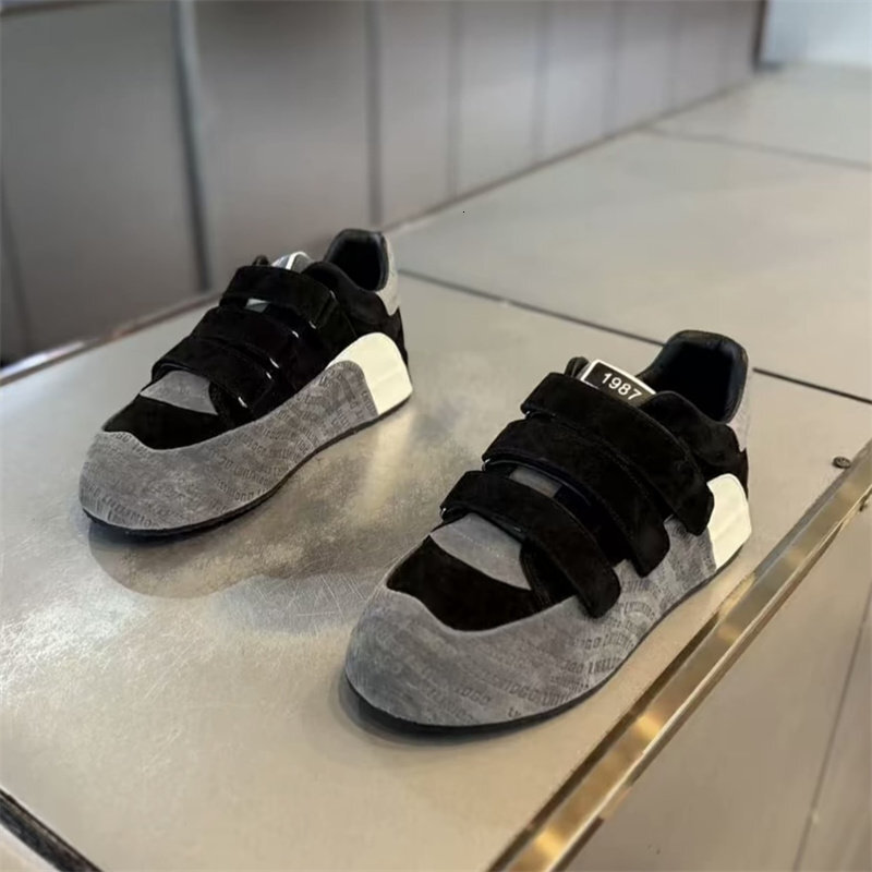Designer shoes Trendy Casual shoes men's 2026 spring new model comfortable breathable sports shoes internet versatile fashion casual sneakers