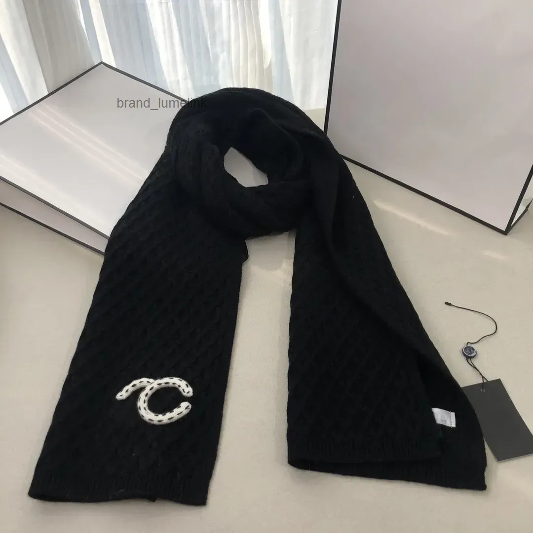 Designer scarf Stylish Women men scarf 100% Cashmere Scarf Printed Scarves Soft Touch Warm Wraps Tags Autumn Winter Long Shawls Christmas Gift With