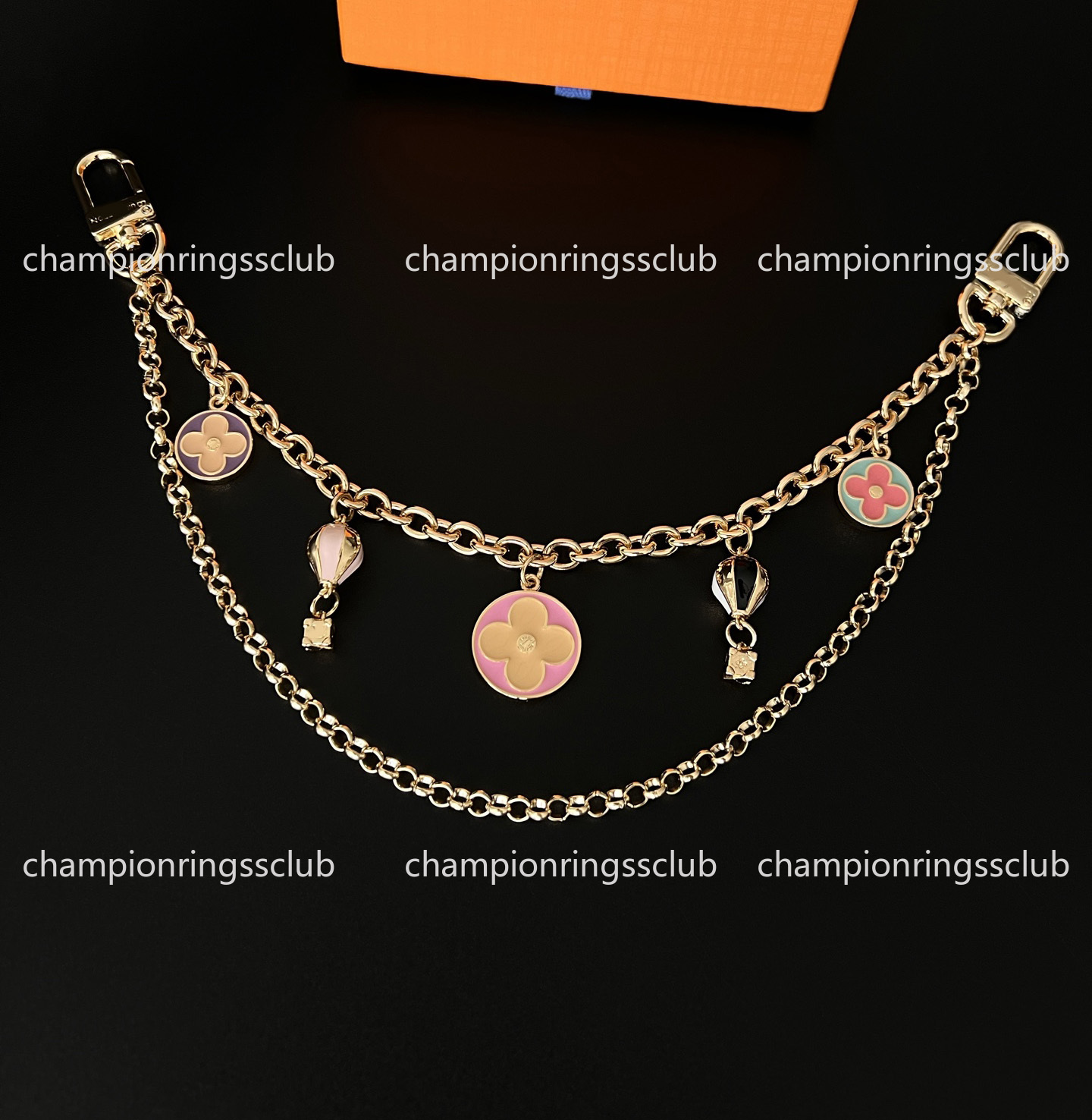 Designer Keychains Luxury Clover Bag Charm Hot Balloon Flower Lanyards Purse Car Keychains Keyring For Women Men Fashion Jewelry Bag Accessory Coupl