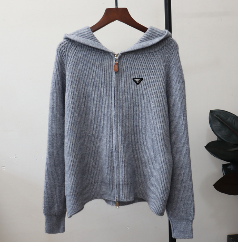 New Women's Sweaters brand Casual fashion designer Sweater hooded Zipper cardigan Knitted coats top jacket