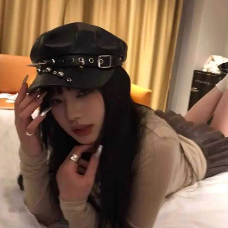 NewVintage Rivet Beret Y2K Berets Girl Gothic Lolita Black Leather Dark Face Revealing Flat Top Newsboy Caps Sunscreen Beret Cap N260919