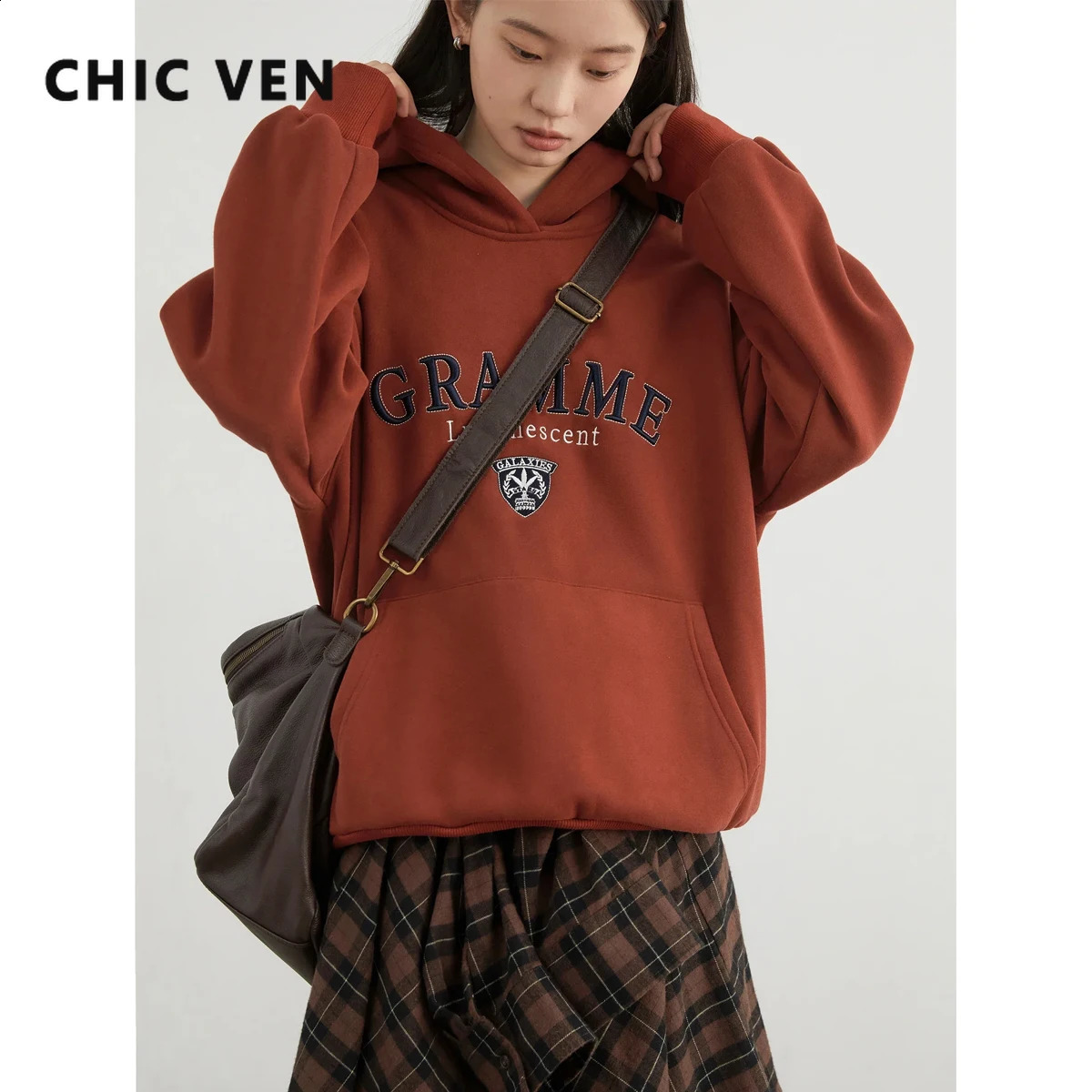 CHIC VEN Women Sweatshirts Loose Casual Hooded Letter Embroidered Flush Hoodie Female Pullover Woman Top Autumn Winter 260918