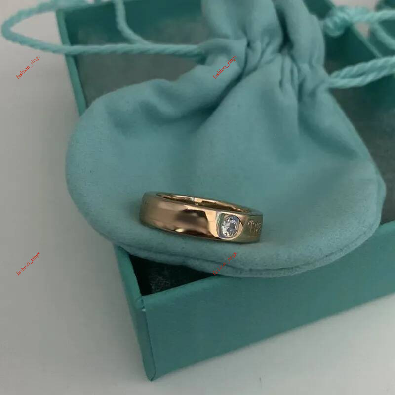 High version Silver three Diamond Couple Gift Valentine's Day Elegant All match Stainless Band rings Designer jewelry for wedding Plus Size AAA
