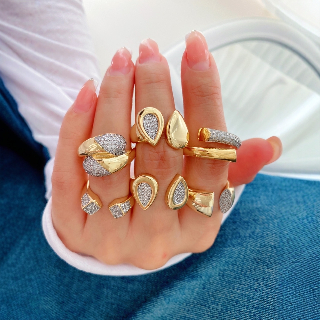 Luxury Designer New Geometric 18k Gold-plated Cubic Zirconia Teardrop Heart Open Ring For Women, Elegant And Fashionable Finger Ring