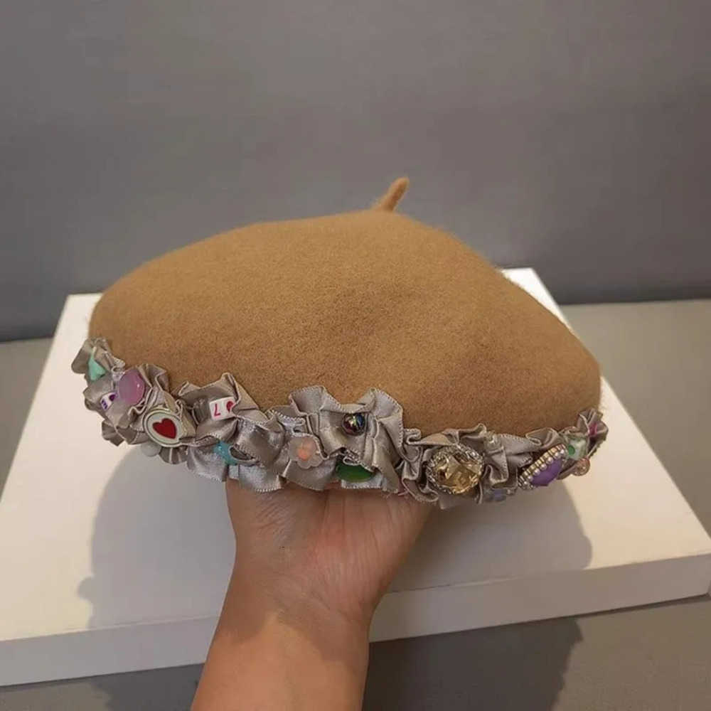 Winter Berets New Fashion Autumn Women Warm Woolen Berets Hat Diamonds Versatile Casual Solid Color British Style Ladies Painter Hat J260919